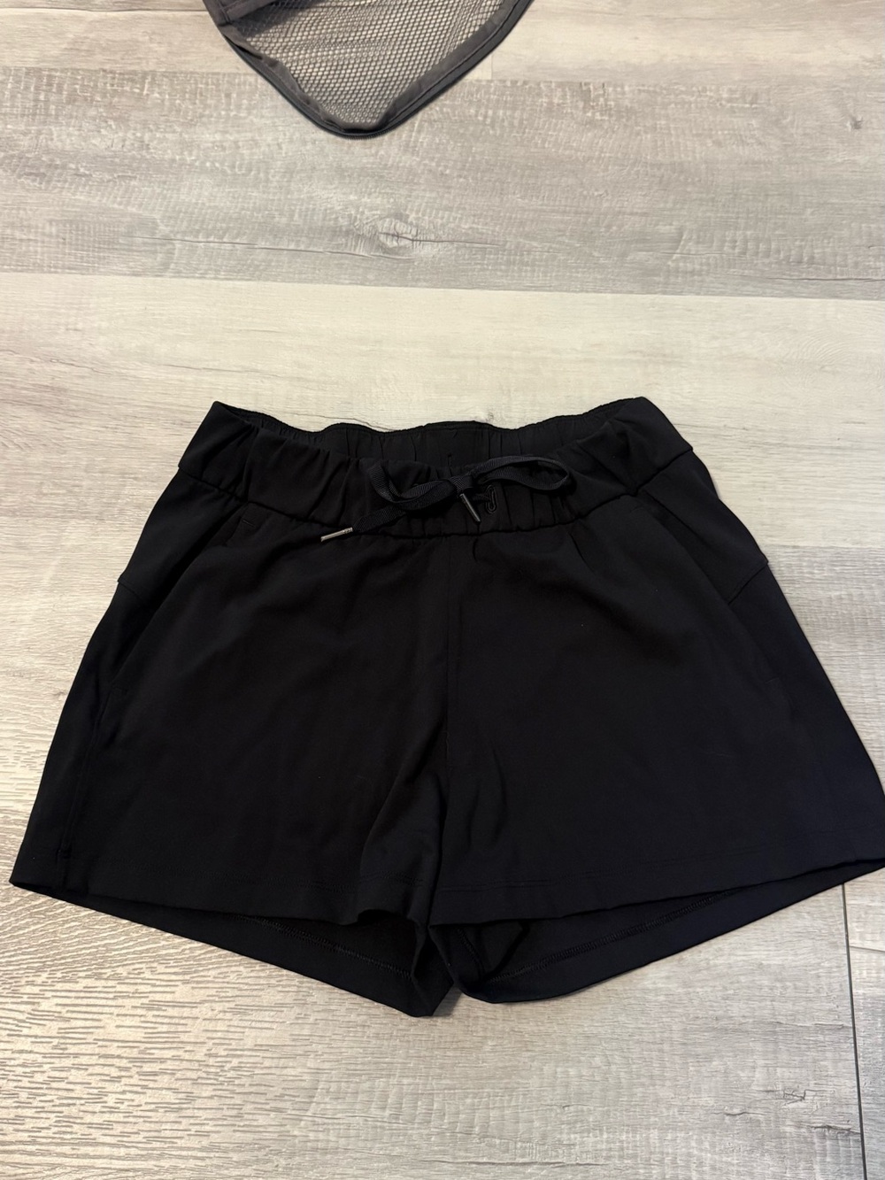 Lululemon Womens 4 On The Fly Short Woven 2.5" Black